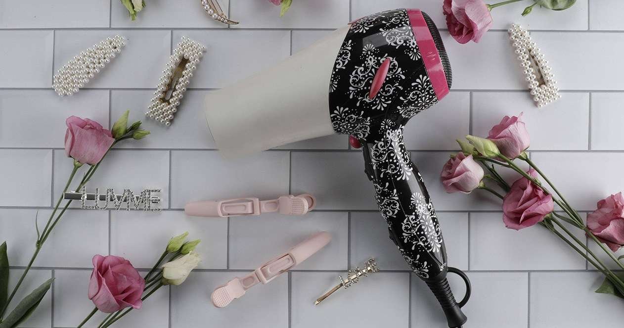 Loreal Paris Slideshow The Complete Guide to Heat Styling Tools Slide3