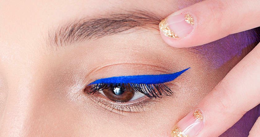 Loreal Paris BMAG Slideshow Wing It Tips For The Perfect Cat Eye SLIDE 4