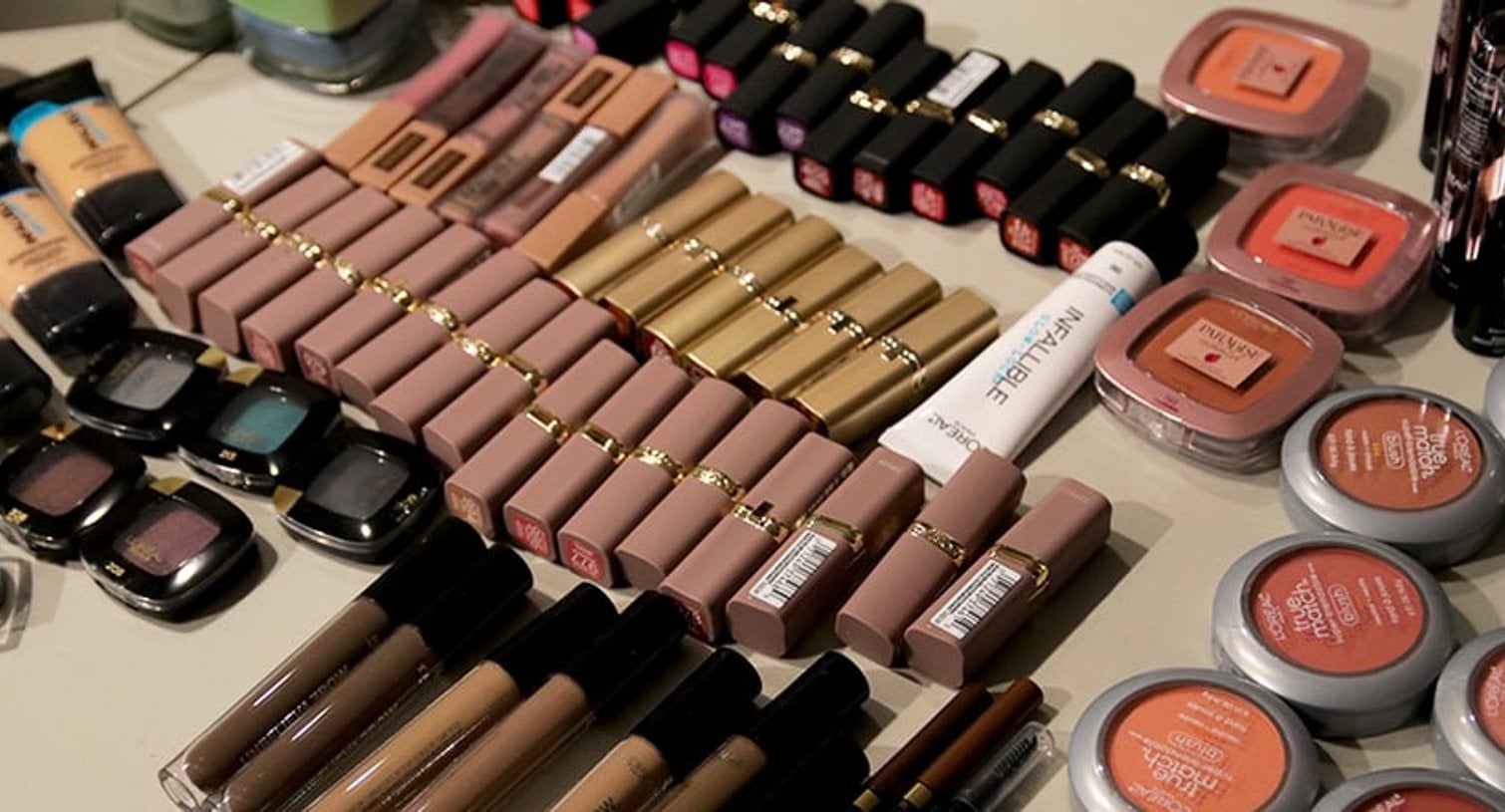 Loreal Paris BMAG SlideShow Behind The Scenes Of A Beauty Magazine Photoshoot Slide2