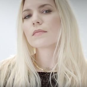 Loreal Paris Bmag Video Bright Hi Lift Blonde Hair Color With Skylar Grey Thumb