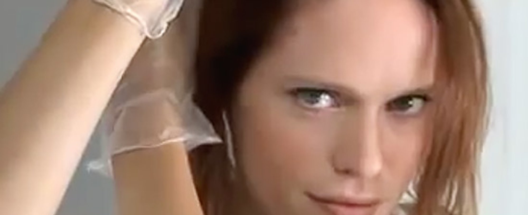 Loreal Paris BMAG Article Feria at home hair color tutorial Th