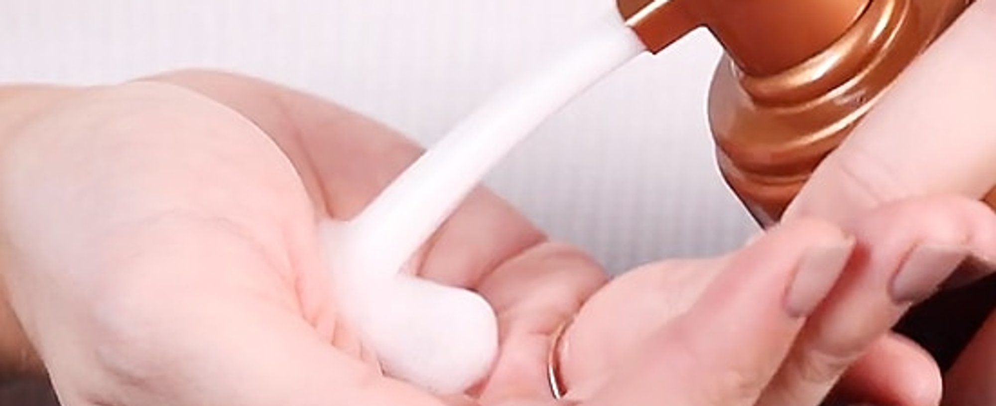 Loreal Paris BMAG Article How To Use A Self Tanning Mousse Th